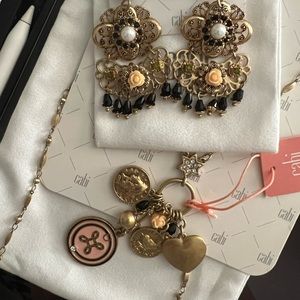 NO BETTER DEAL on absolutely HTF SET ChaCha Earrings and Necklace